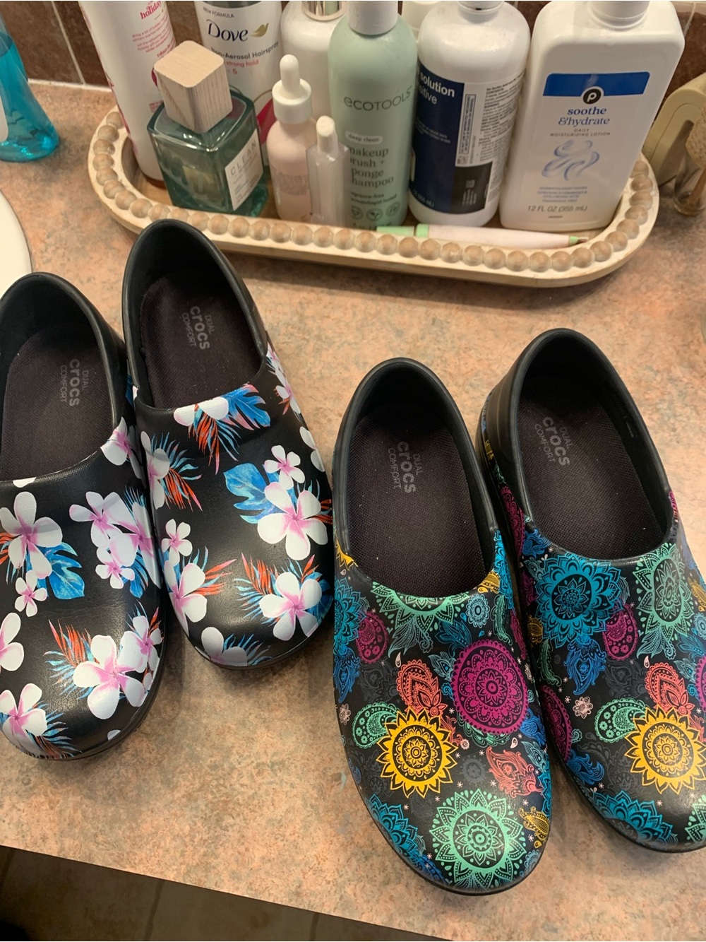 Crocs Dual Comfort Clogs Lot
